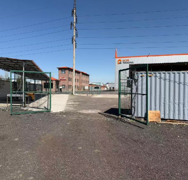 SSS MOTORS facility gate